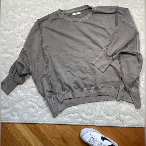 Free people / We The Free Camden Sweatshirt color- dolphin nwot - Picture 6 of 7